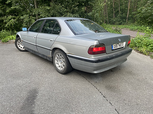 BMW 728 e38 (4 foto / 7)