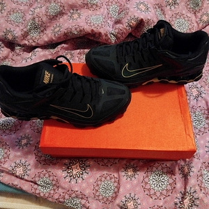 Meeste Nike tossud s 43 (4 foto / 6)
