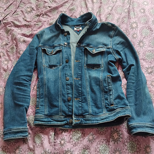 Tommy Hilfiger teksajakk (2 foto / 3)