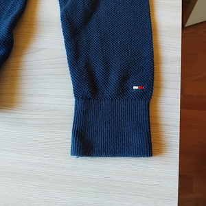 Meeste kampusun Tommy Hilfiger,Guees,Gamel Activ (3 foto / 9)