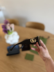 Солнечные очки Gucci (10 фото из 10)