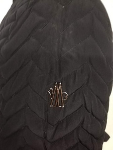 MONCLER женская куртка (6 фото из 9)