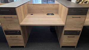 Heas seisukorras kontori-/büroomööbel. Laud (6 foto / 6)
