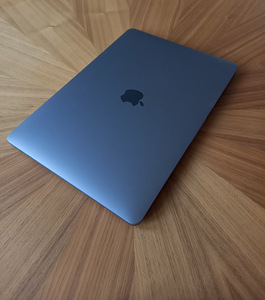 Macbook Pro 13" M2 512GB (2 foto / 5)