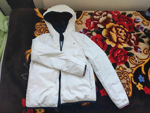 Tommy Hilfiger (2 фото из 3)