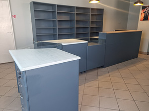 Müüa kauplusesisustus: (5 foto / 9)