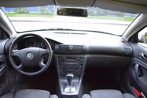 Skoda Superb (5 фото из 6)