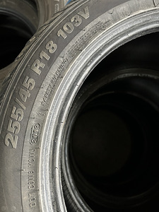 Kumho Winter Craft 255/45/18 (3 foto / 6)