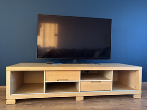 Tammespooniga tv laud (2 foto / 5)