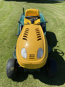 Võimas murutraktor kogujaga Yardman AN5150 (7 foto / 10)