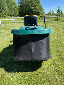Võimas murutraktor kogujaga Yardman AN5150 (8 foto / 10)