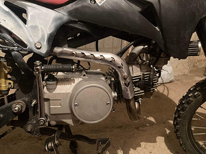 Krossikas 125cc 4T. (7 foto / 8)
