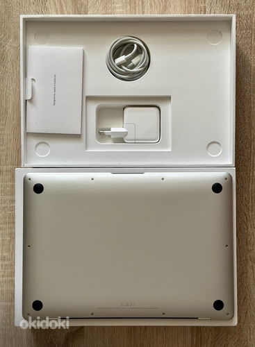 Apple Macbook Air 13 M1 8/256 серебристый как новый! (фото #8)