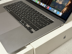Apple Macbook Air 15 M3 2024 8/256GB SpaceGray SWE uueväärne (4 foto / 7)