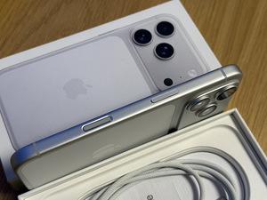 Apple iPhone 17 Pro Silver 256GB как новый Аккумулятор 100% (2 фото из 8)