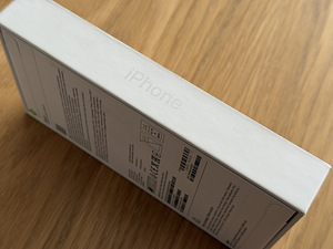 Apple iPhone 17 256GB uus, garantii kuni 02.2027 (2 foto / 3)