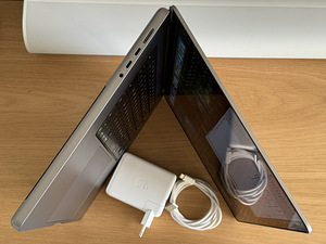 Apple Macbook Pro 16 M2 Pro 16/512GB SpG uueväärne! (9 foto / 10)