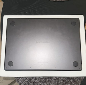 Apple MacBook Pro 14 M5 Pro 24/2TB Space Black как новый! (2 фото из 7)