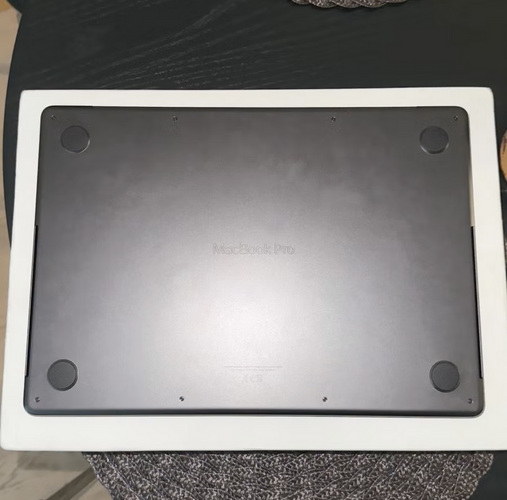 Apple MacBook Pro 14 M5 Pro 24/2TB Space Black как новый!