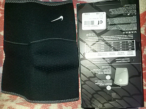PÕLVEKAITSE NIKE XL SUURUS (2 foto / 3)