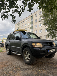 Mitsubishi pajero 2000 (6 foto / 6)