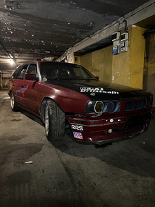 BMW e34 v8