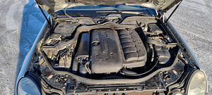 Mercedes-Benz E 320 (8 foto / 9)