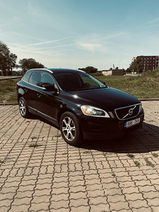 Volvo (1 фото из 9)