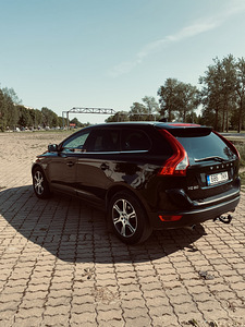 Volvo (4 фото из 9)