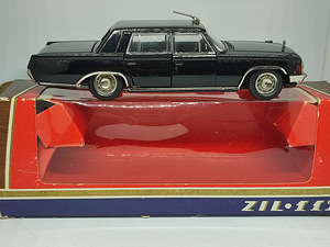 Mudelauto ZIL 117. A31. USSR 1985. 1:43 (4 foto / 10)