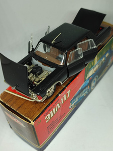 Mudelauto ZIL 117. A31. USSR 1985. 1:43 (8 foto / 10)