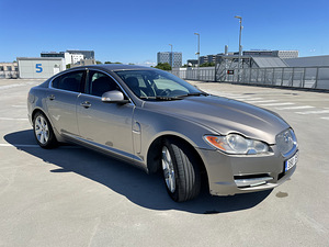 Jaguar XF 2.7 152kW (6 foto / 13)