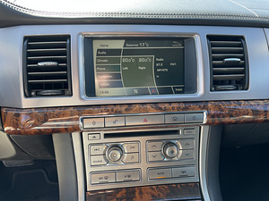 Jaguar XF 2.7 152kW (10 foto / 13)