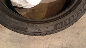 205/45R17 Michelin Primacy (2 foto / 3)