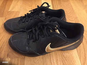 Nike tossud, s. 38 nahast (1 foto / 2)