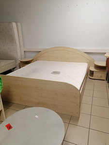 Voodi koos öökapiga. (1 foto / 1)