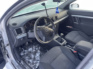 Opel Vectra 1,9d 74kw ( vajab turbo vahetust) (2 foto / 2)