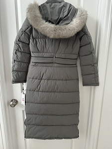 DKNY naiste talvemantel (6 foto / 6)