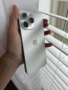 iPhone 15 pro max white titanium 256gb (2 foto / 6)