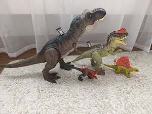 Игрушки Jurassic World (1 фото из 2)