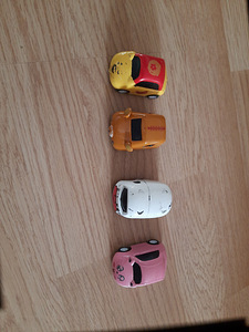 Много игрушек (4 фото из 4)
