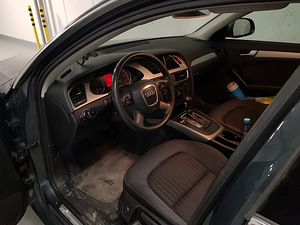 AUDI A4 B8 2008. 105kv. (12 foto / 14)