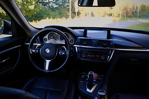 BMW 320D Xdrive Luxury 2.0 (135 KW) (4 foto / 11)