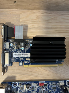 Intel DH67BL + i3 2120 + 8GB DDR3 + Radeon R5 1GB + DVD RW (5 foto / 5)