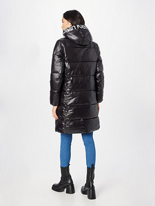 Mantel Calvin Klein XS (2 foto / 3)