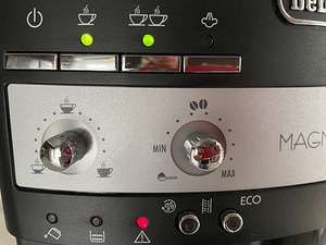 Кофемашина Delonghi (3 фото из 3)
