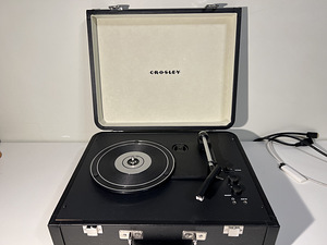 Vinüülimängija / Vinyl turntable CROSLEY CR6252A-BK4 (4 foto / 4)