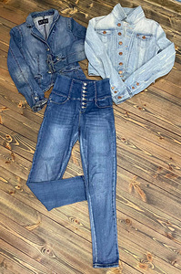 Женская одежда (3 фото из 6)