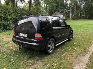 Мерседес Бенц ML270 (6 фото из 9)
