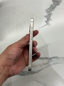 iPhone 13 128gb White (4 foto / 6)